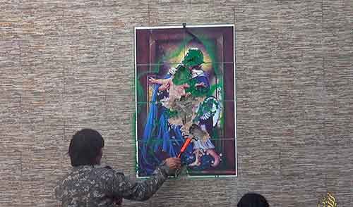 بالصور.. الدواعش يدمرون كنائس نينوى