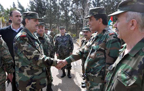 وزير الدفاع السوري يتفقد وحدات مقاتلة جنوب البلاد