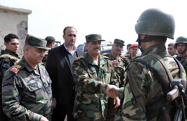 وزير الدفاع السوري يتفقد وحدات مقاتلة جنوب البلاد