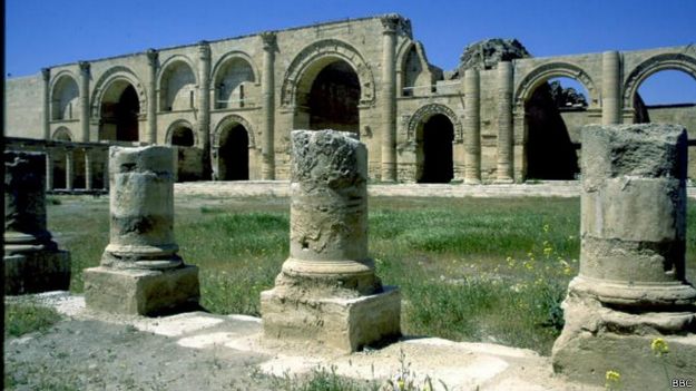 ارهابيّو &rsquo;داعش&rsquo; يواصلون تدمير آثار العراق