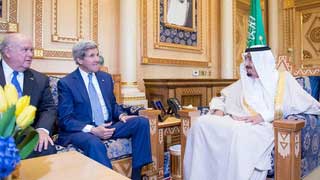 الملك السعودي يلتقي جون كيري في الرياض لبحث أزمات المنطقة