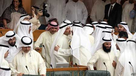 دعوات كويتية لملاحقة المتعاطفين مع &rsquo;داعش&rsquo;