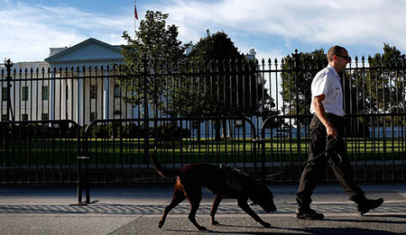 سيّارة مجهولة قرب البيت الأبيض أربكت الحرس السرّي لأوباما