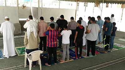 &rsquo;ثورة المحراب&rsquo;...إقامة الصلوات في مساجد البحرين المهدّمة