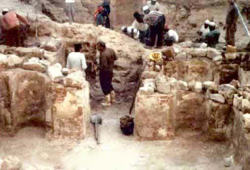 بالوثائق: آل سعود يدمرون منزل الرسول (ص) والاماكن المقدسة في مكة والمدينة