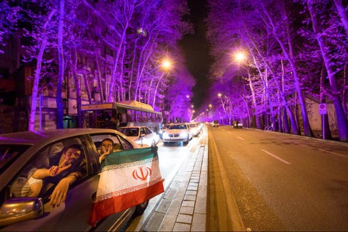 بالصور.. الإيرانيون يحتفلون بانتصارهم &rsquo;النووي&rsquo; في لوزان