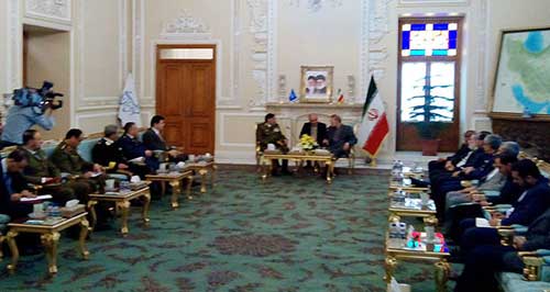 لاريجاني يؤكد خلال لقائه وزير الدفاع السوري أن بلاده ستقف إلى جانب دمشق 