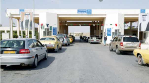 ثمانية من سائقي الشاحنات اللبنانيين وصلوا من الأردن إلى مطار بيروت 