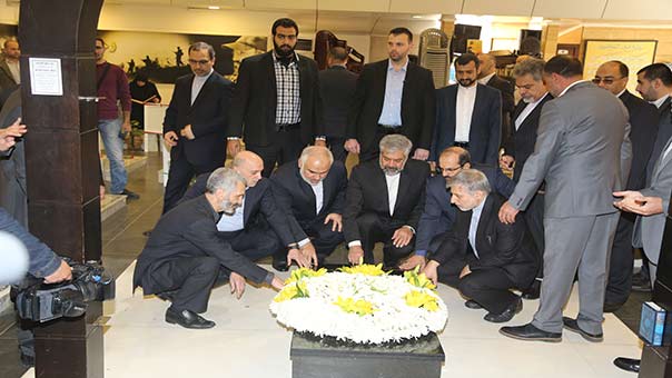 مبعوث الرئاسة الايرانية مرتضى سرمدي يستهل زيارته الى لبنان بزيارة ضريح الشهيد القائد عماد مغنية