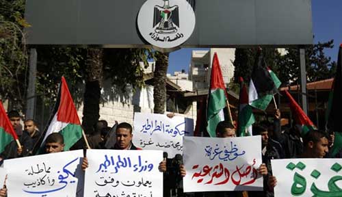 تواصل السجالات بين حكومة التوافق و&rsquo;حماس&rsquo; حول ملفي المعابر والموظفين