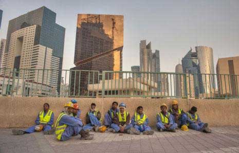 منظمة العفو الدولية: قطر لم تحسّن أوضاع العمال