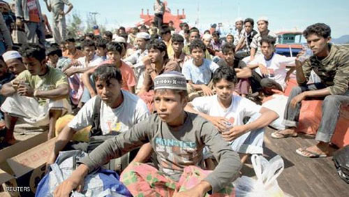 إنقاذ سفينة مهاجرين غير شرعيين على متنها 400 شخص قبالة أندونيسيا