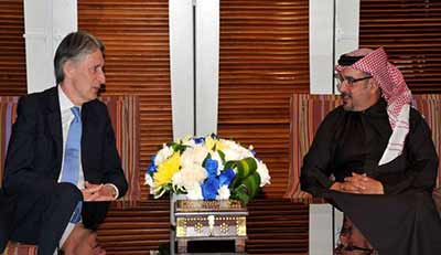 لماذا زار البريطاني هاموند البحرين سراً؟