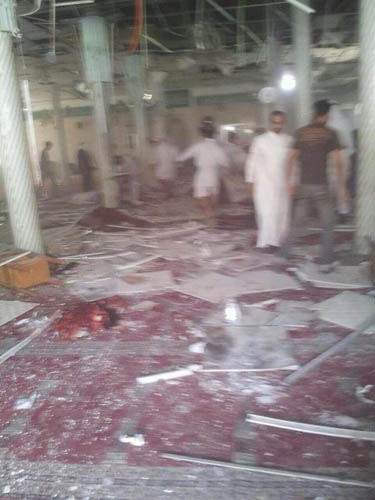 السعودية: عشرات الشهداء والجرحى بتفجير إرهابي استهدف مسجدا في القطيف.. و&rsquo;داعش&rsquo; تتبنى