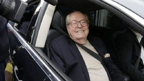 حزب &rsquo;الجبهة الوطنية&rsquo; الفرنسي يتبرأ من مؤسسه 