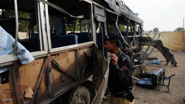 باكستان: عشرات الشهداء في هجوم على حافلة تقل مواطنين في كراتشي