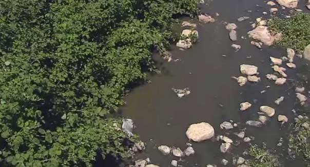 عوادم مستوطنات الإحتلال ونفايات مصانعه السامة إلى الفلسطينيين