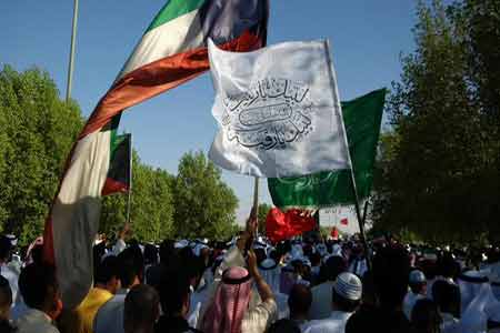 تشييع شهداء تفجير مسجد الامام الصادق (ع) في الكويت