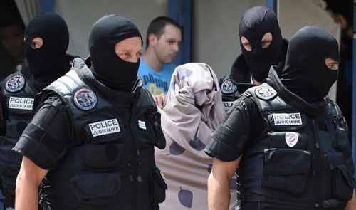 قرابة 500 إرهابي فرنسي موجودون حاليا في سوريا والعراق