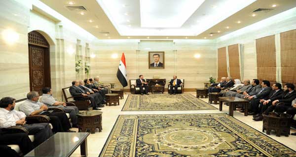 المعلم يلتقي دي ميستورا: ندعم الجهود للتوصل إلى حل سياسي للأزمة في سورية