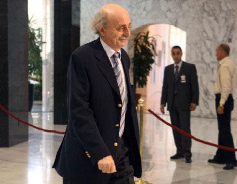 السعودية: قطر موّلت جنبلاط لتسليح الدروز في سوريا وتحريك الأسير