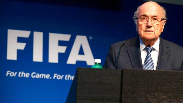 سيب بلاتر يعلن استقالته من رئاسة &rsquo;الفيفا&rsquo; بشكل مفاجئ بعد أيام على إنتخابه
