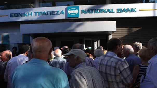 اليونان تفتح مصارفها اليوم بعد إغلاقها ثلاثة أسابيع واقتصادها تحت الإختبار