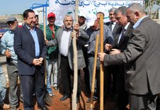 الحاج حسن افتتح موسم غرس الشجرة الطيبة لعام 2011 بالتعاون مع بلدية الغبيري