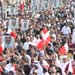 عشرات الآلاف من البحرينيين يشيعون شهيداً مسناً قتلته قوات الأمن