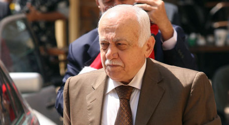ميرزا "مصدوم" من قرارات شبطيني: الرحمة ممنوعة في مسألة العمالة لـ"إسرائيل"