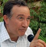 منّاع عن الدعوات الى التدخل العسكري الغربي في سوريا: الضغوط الكبيرة أدّت إلى نشوء "حزب دع الشيطان يأتي" وهذا ليس بنّاء أبداً
