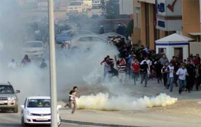 البحرين: استشهاد 3 مواطنين وقمع مسيرة "الشرعية للشعب" في المنامة 

