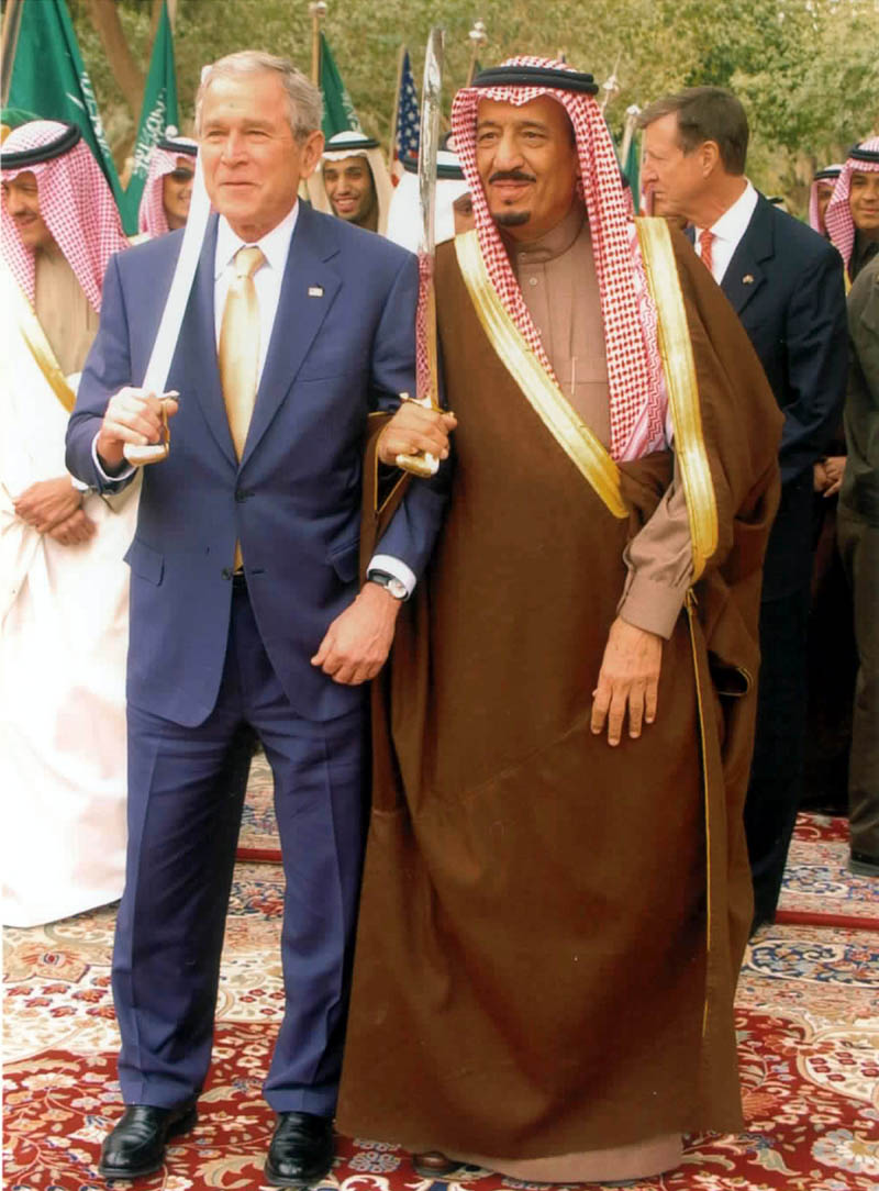 مؤسسة "هيريتيدج" الأميركية تضع سيناريو لـ"ثورة" في السعودية تنتهي بفرار آل سعود وتدخل عسكري لواشنطن