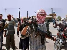 مصدر مطلع لـ"الانتقاد": احتجاز المجموعات الإرهابية للمدنين في حمص يأتي بعد تلقيها ضربات موجعة  