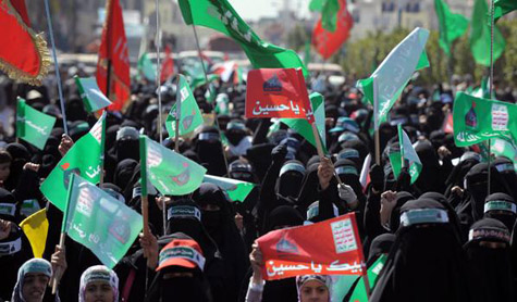 عاشوراء مخضبة بالدماء في باكستان واليمن : 7 شهداء وعشرات الجرحى في هجوم على موكب حسيني