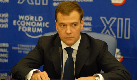 مدفيديف: دعم باريس للإئتلاف السوري المعارض أمر غير مقبول إطلاقاً