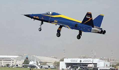 القوة الجوية&zwnj; الايرانية تدشن قريباً طائرتي "اذرخش" و"كوثر 88"