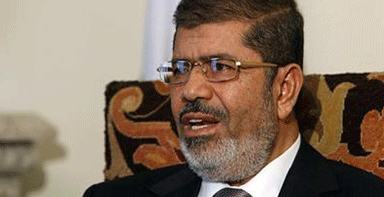 مرسي يفرض حالة الطوارئ في محافظات القناة