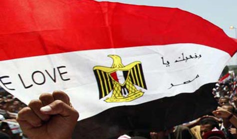 جماهير مدن القناة تواصل تحدي حظر التجول 