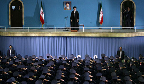 الإمام الخامنئي يتحدث أمام  قادة القوة الجوية 