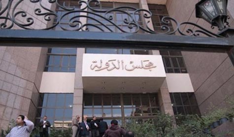 تقلبات سياسية في مصر و&rsquo;الفرصة الأخيرة&rsquo; تحاصر مرسي