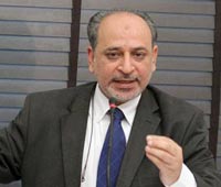 خليل: استهداف آية الله قاسم كان لآرائه الإصلاحية