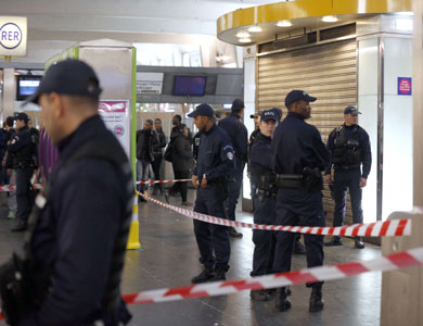 اعتقال المنفذ المفترض للهجوم على جندي فرنسي في غرب باريس