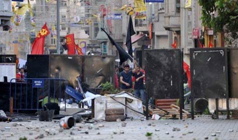 عشرات الجرحى في أعنف احتجاجات ضد حكومة اردوغان