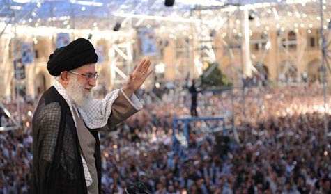 الإمام الخامنئي: الشعب الإيراني سيرفض المكائد بحضوره في الإنتخابات