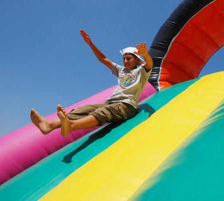 المخيمات الصيفية في قطاع غزة: فرصة للترويح 