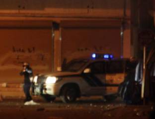 اعتقال 13 بحرينياً في مداهمات لقرية كرانة