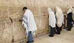 مستوطنون و&rsquo;حاخامات&rsquo; يقتحمون المسجد الأقصى