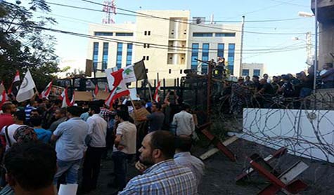 تظاهرة في بيروت رفضاً للعدوان على سوريا