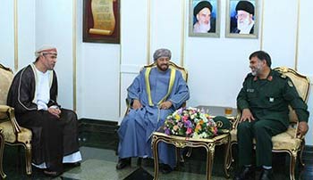 توقيع اتفاقيات دفاعية مشتركة بين ايران وعمان  